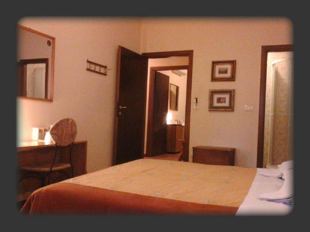 Ca Tron Apartment Next To Rialto Bridge Venice Room photo